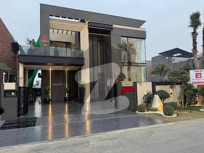 ڈی ایچ اے فیز 6 ڈیفنس (ڈی ایچ اے),لاہور میں 6 کمروں کا 1 کنال مکان 9.9 کروڑ میں برائے فروخت۔