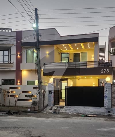 ڈی سی کالونی گوجرانوالہ میں 5 کمروں کا 10 مرلہ مکان 1.35 لاکھ میں کرایہ پر دستیاب ہے۔