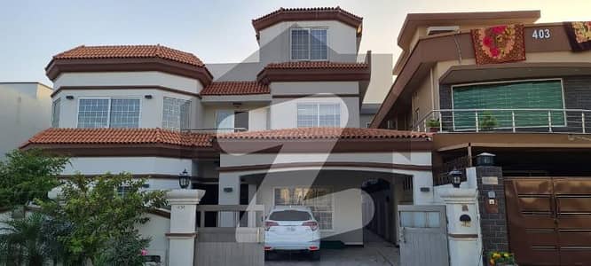 BEAUTIFUL 22 MARLA UPPER PORTION AVAILABLE FOR RENT IN BAHRIA TOWN PHASE 5