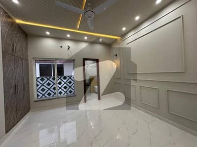 5 MARLA BRAND NEW LUXURY HOUSE FOR SALE