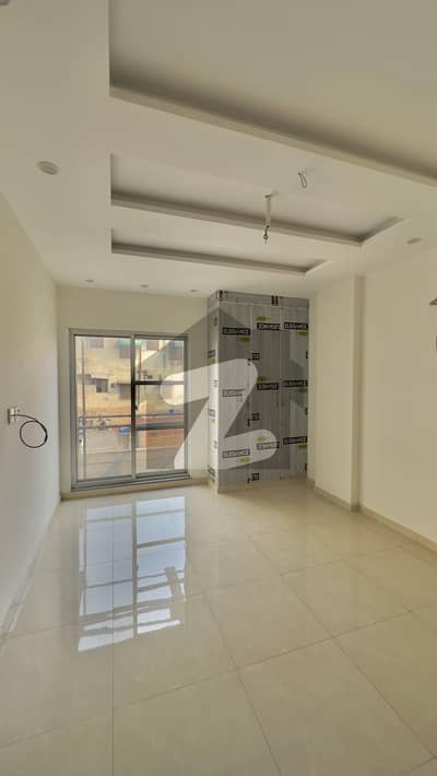 3 beds apartment unfurnished in ideal location