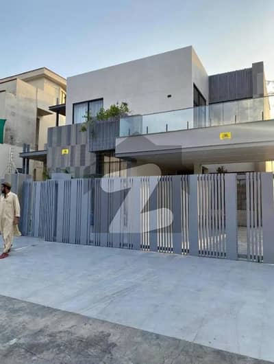 Urgent for sale 1 kanal house in jasmine block bahria town Lahore