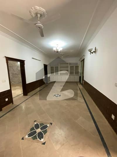 House For Rent In G-13 (10 Marla)