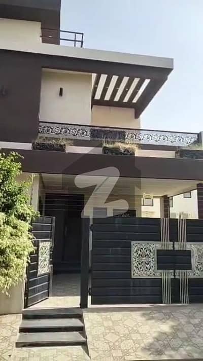 ڈی ایچ اے 9 ٹاؤن ۔ بلاک اے ڈی ایچ اے 9 ٹاؤن,ڈیفنس (ڈی ایچ اے),لاہور میں 4 کمروں کا 8 مرلہ مکان 4.4 کروڑ میں برائے فروخت۔