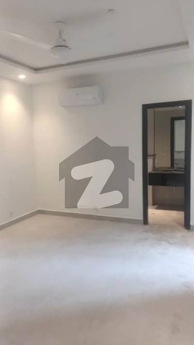 1 BEDROOM APARTMENT FOR RENT IN   ZAMEEN QUADRANGLE GULBERG