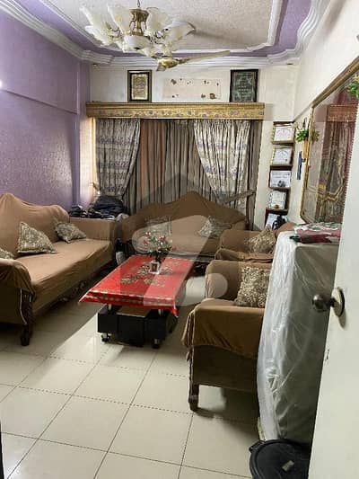 Prime Location Gulistan-e-Jauhar - Block 10 Flat Sized 1300 Square Feet Is Available