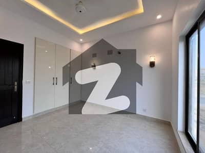 Prime Location Bahria Town - Ali Block 125 Square Yards House Up For rent