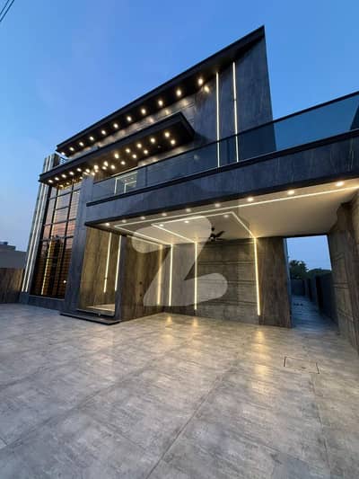 1 KANAL BRAND NEW MODERN HOUSE AVAILABLE FOR SALE IN CLOSE TO WAPDA TOWN