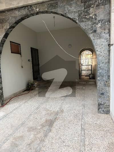 گلشنِ اقبال - بلاک 2 گلشنِ اقبال,گلشنِ اقبال ٹاؤن,کراچی میں 3 کمروں کا 16 مرلہ مکان 2.0 لاکھ میں کرایہ پر دستیاب ہے۔