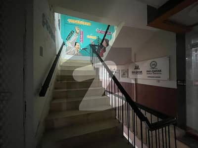 Office Of 3200 Square Feet In Blue Area For rent