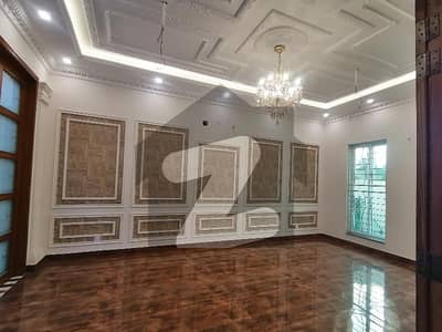 Prime Location EME Society - Block J House Sized 10 Marla For sale