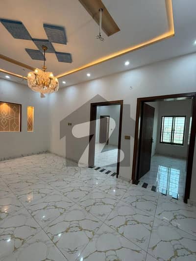 4 MARLA GREAT LOCATION HOUSE AVAILABLE FOR SALE NEAR COLLAGE ROAD