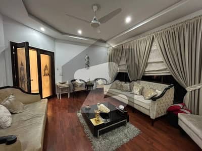 ڈی ایچ اے فیز 6 - بلاک ایچ فیز 6,ڈیفنس (ڈی ایچ اے),لاہور میں 6 کمروں کا 1 کنال مکان 11.5 کروڑ میں برائے فروخت۔