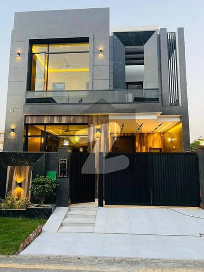 لو کاسٹ ۔ بلاک سی لو کاسٹ سیکٹر,بحریہ آرچرڈ فیز 2,بحریہ آرچرڈ,لاہور میں 3 کمروں کا 5 مرلہ مکان 2.2 کروڑ میں برائے فروخت۔