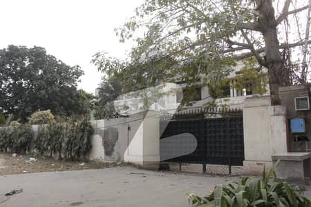 پیپلز کالونی نمبر 1 فیصل آباد میں 11 کمروں کا 4 کنال مکان 60.0 کروڑ میں برائے فروخت۔