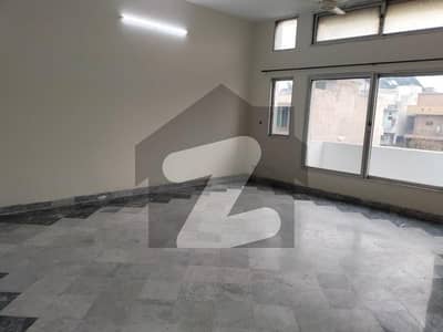 I-8/4 House Sized 1 Kanal