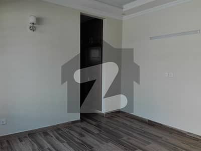 14 Marla House In I-8/4 For rent