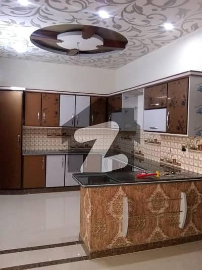 پولیس سوسائٹی کراچی میں 4 کمروں کا 5 مرلہ مکان 2.1 کروڑ میں برائے فروخت۔