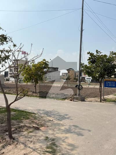 INVESTAR RATE 5 MARLA PLOT AVAILABLE PLATINUM BLOCK