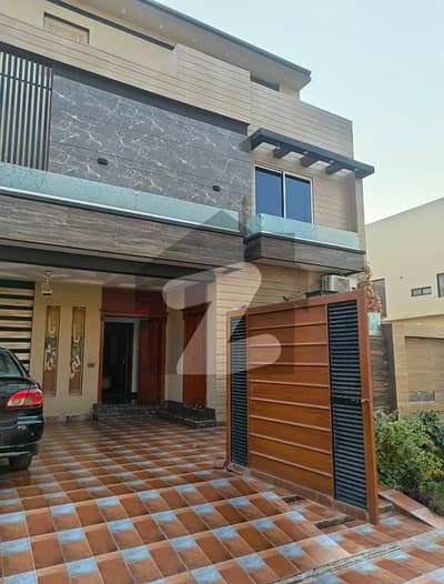 10 Marla Like Brand New House Available For Sale on Investor Rate in Central Park Housing Scheme Lahore