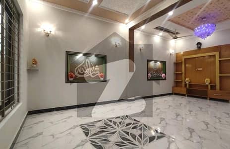 House Of 3052 Square Feet Is Available In Contemporary Neighborhood Of Raiwind Road