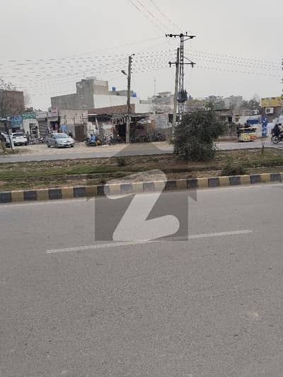 Kanal commercial plot for sale in main college road Lahore