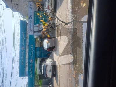 House In Kareem Market Amongst Commercial Plazas