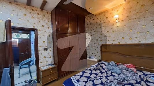 علامہ اقبال ٹاؤن لاہور میں 4 کمروں کا 5 مرلہ مکان 2.95 کروڑ میں برائے فروخت۔