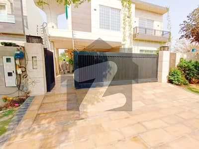 1 KANAL UPPER PORTION AVAILABLE FOR RENT IN DHA PHASE 6