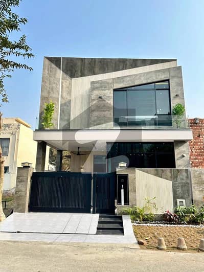 5 Marla Home For Sale House - Perfect Abode!"