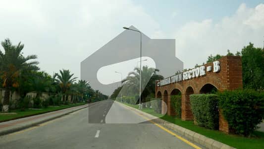 10 MARLA BUILDER LOCATION PLOT WITH POSSESSION & UTILITY CHARGES PAID IS AVAILABLE FOR SALE IN TALHA BLOCK, SECTOR F, BAHRIA TOWN LAHORE