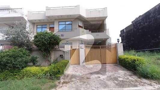 جی ۔ 15 اسلام آباد میں 6 کمروں کا 12 مرلہ مکان 4.25 کروڑ میں برائے فروخت۔