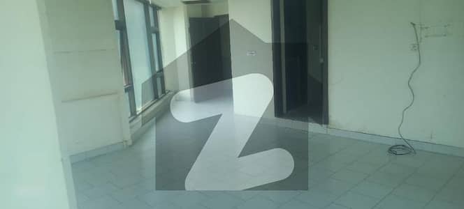 مین بلیوارڈ گلبرگ گلبرگ,لاہور میں 2 مرلہ دفتر 45.0 ہزار میں کرایہ پر دستیاب ہے۔