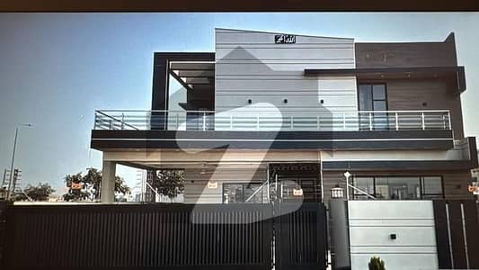 ڈی ایچ اے فیز 8 ڈیفنس (ڈی ایچ اے),لاہور میں 9 کمروں کا 1 کنال مکان 4.5 لاکھ میں کرایہ پر دستیاب ہے۔