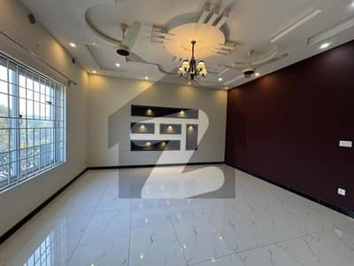 Prime Location Slightly Used 14 Marla Full House Available For Rent