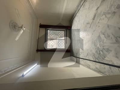 گلریز ہاؤسنگ سوسائٹی فیز 2 گلریز ہاؤسنگ سکیم,راولپنڈی میں 3 کمروں کا 1 کنال بالائی پورشن 80.0 ہزار میں کرایہ پر دستیاب ہے۔