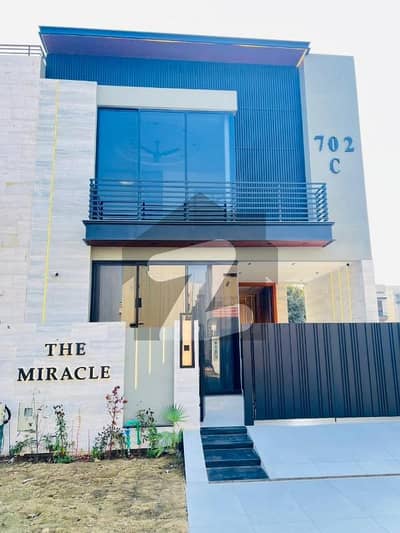 ڈی ایچ اے 9 ٹاؤن ڈیفنس (ڈی ایچ اے),لاہور میں 3 کمروں کا 5 مرلہ مکان 90.0 ہزار میں کرایہ پر دستیاب ہے۔