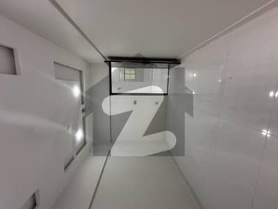 توحید کمرشل ایریا ڈی ایچ اے فیز 5,ڈی ایچ اے ڈیفینس,کراچی میں 2 کمروں کا 4 مرلہ فلیٹ 1.35 کروڑ میں برائے فروخت۔