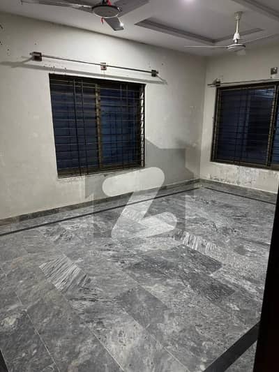 8 Marla Upper Portion With Separate Gate