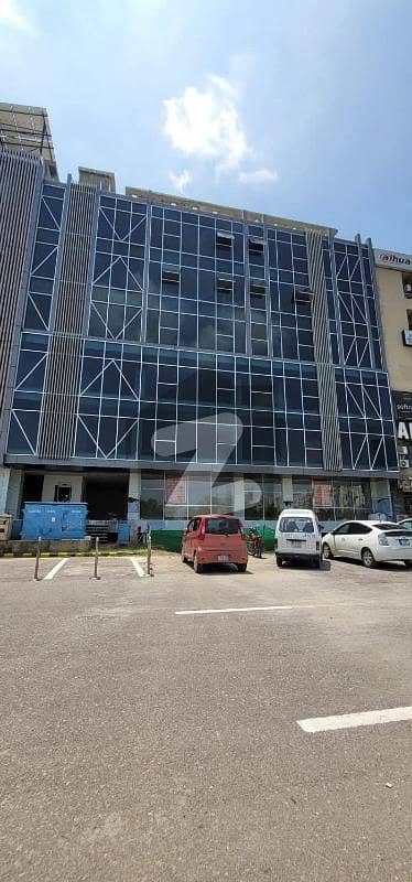 25,000 Sqft Commercial Plaza for Rent in Gulberg Greens Ideal for IT & Corporate Offices