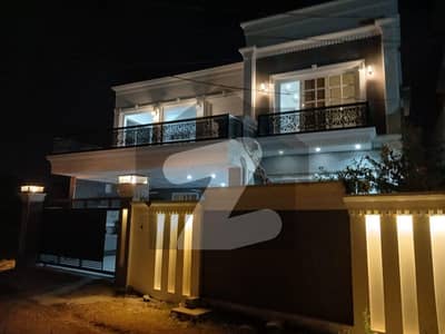 بنی گالہ اسلام آباد میں 3 کمروں کا 1 کنال مکان 1.1 لاکھ میں کرایہ پر دستیاب ہے۔