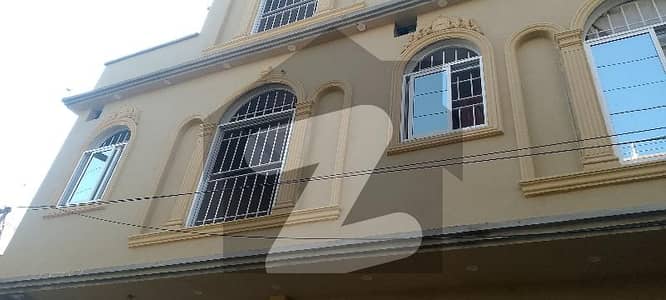 علامہ اقبال ٹاؤن ۔ نیلم بلاک علامہ اقبال ٹاؤن,لاہور میں 4 کمروں کا 2 مرلہ مکان 1.55 کروڑ میں برائے فروخت۔