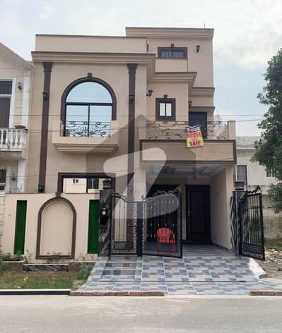 خیابانِ امین ۔ بلاک ایل خیابانِ امین,لاہور میں 4 کمروں کا 5 مرلہ مکان 1.95 کروڑ میں برائے فروخت۔