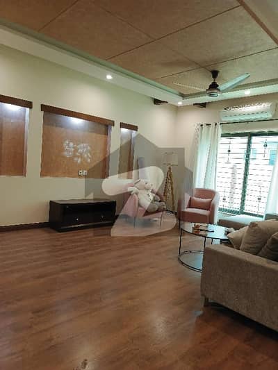 1 Kanal House For Rent Near All Facilities