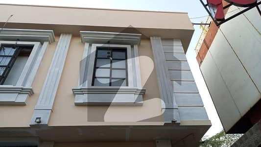 ایف ۔ 11 اسلام آباد میں 12 مرلہ عمارت 23.5 کروڑ میں برائے فروخت۔