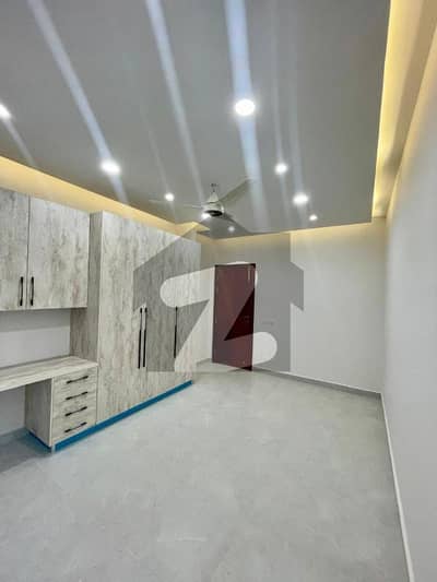 ڈی ۔ 12 اسلام آباد میں 3 کمروں کا 1 کنال زیریں پورشن 1.55 لاکھ میں کرایہ پر دستیاب ہے۔