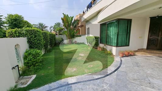 Luxury 1 Kanal Bungalow for Sale DHA Phase 4 (BB Block)