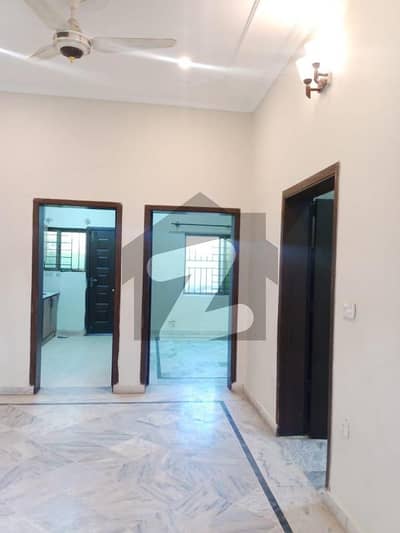 ڈی ۔ 12 اسلام آباد میں 2 کمروں کا 5 مرلہ زیریں پورشن 60.0 ہزار میں کرایہ پر دستیاب ہے۔