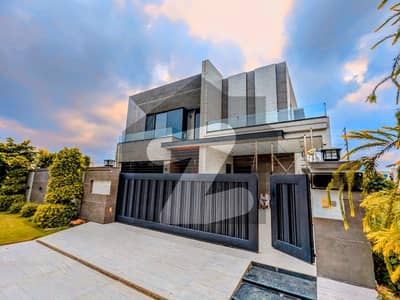 ڈی ایچ اے فیز 7 ڈیفنس (ڈی ایچ اے),لاہور میں 5 کمروں کا 1 کنال مکان 3.5 لاکھ میں کرایہ پر دستیاب ہے۔