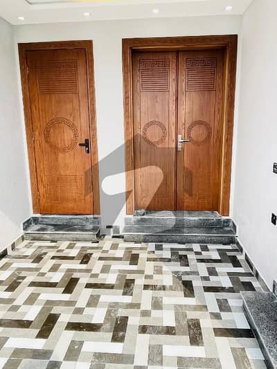 بحریہ نشیمن لاہور میں 3 کمروں کا 5 مرلہ مکان 1.5 کروڑ میں برائے فروخت۔